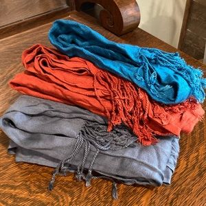 Set of 3 women’s scarves